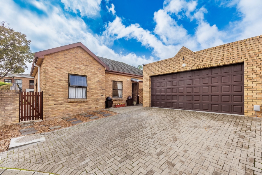 To Let 3 Bedroom Property for Rent in Sonstraal Heights Western Cape
